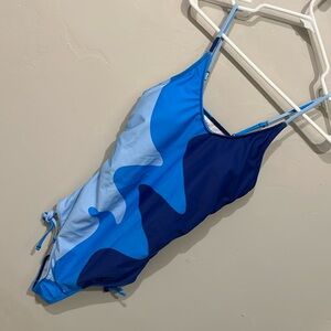 NWT Wavy Lace-Up Side One Piece Swimsuit